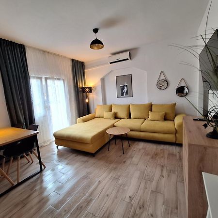 Apartment Lucy Zadar - Free Private Parking Bagian luar foto