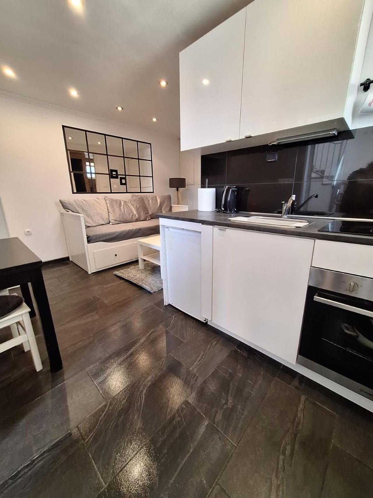Apartment Lucy Zadar - Free Private Parking Bagian luar foto