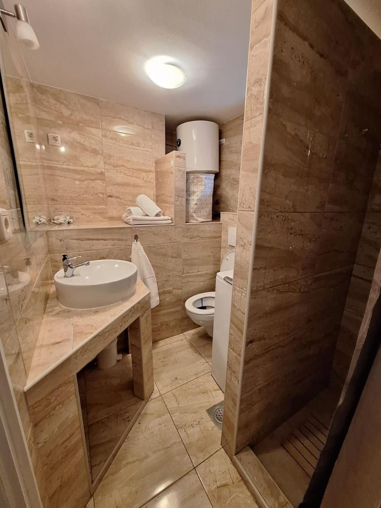 Apartment Lucy Zadar - Free Private Parking Bagian luar foto
