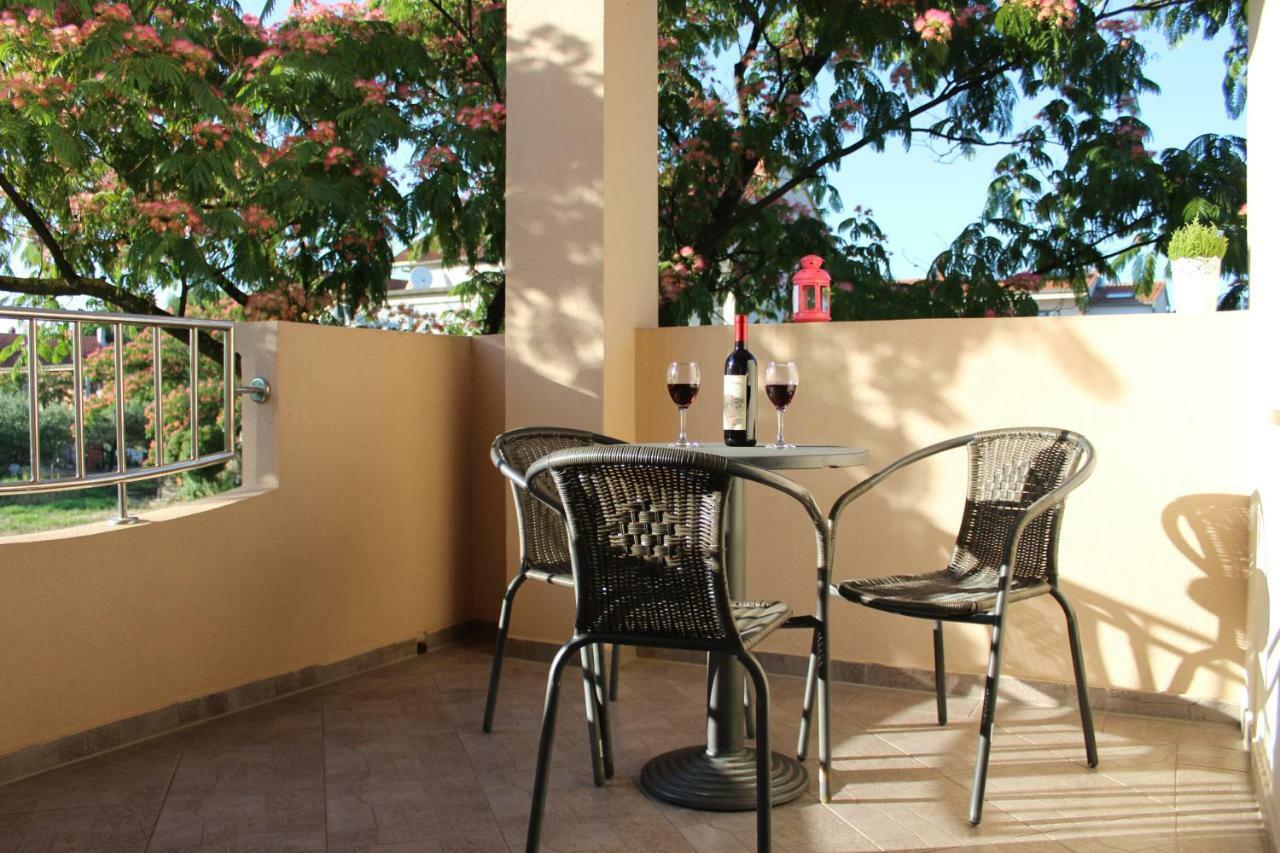 Apartment Lucy Zadar - Free Private Parking Bagian luar foto