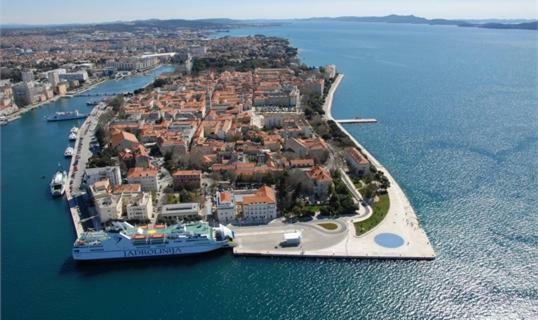 Apartment Lucy Zadar - Free Private Parking Bagian luar foto