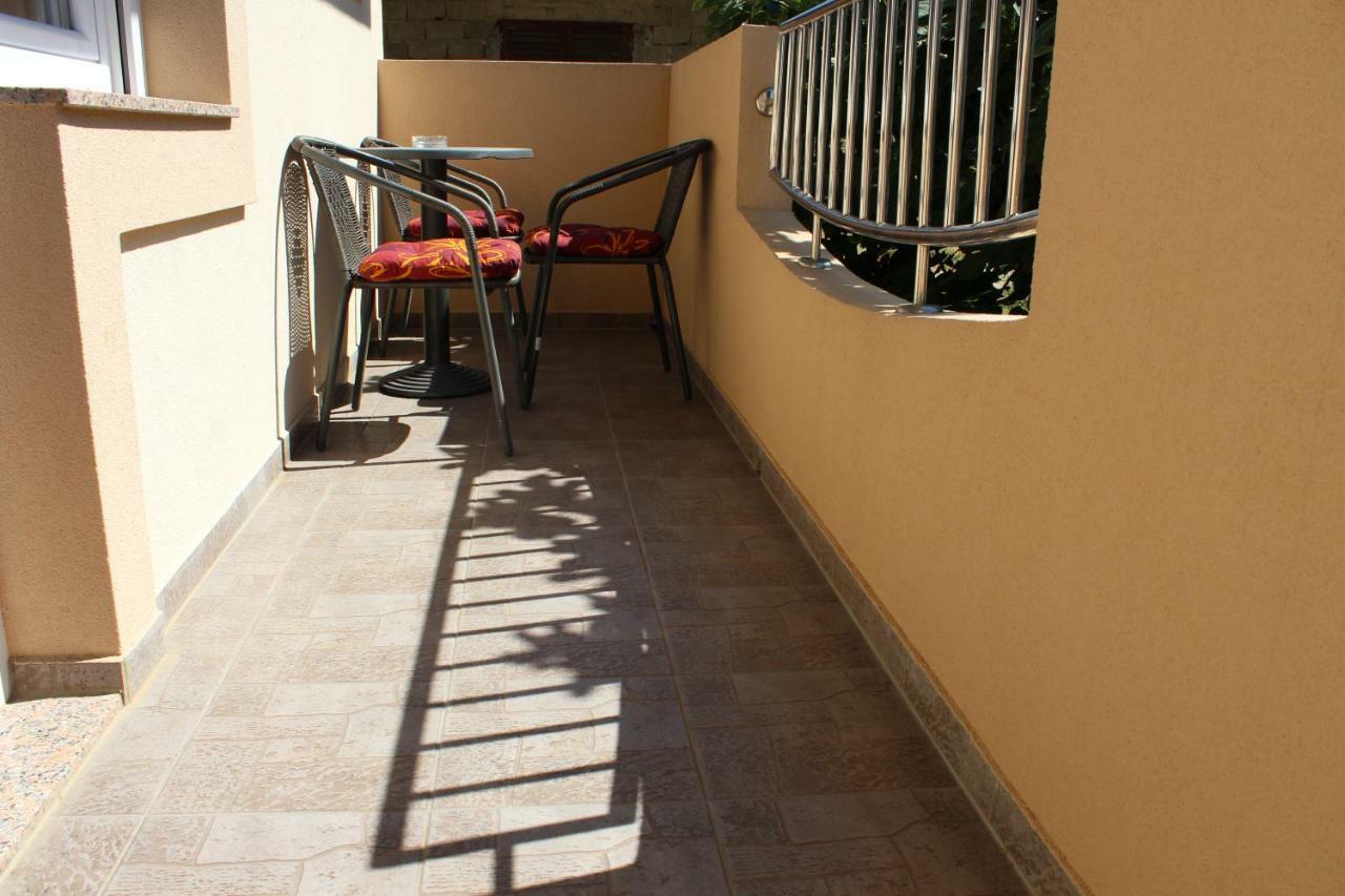 Apartment Lucy Zadar - Free Private Parking Bagian luar foto